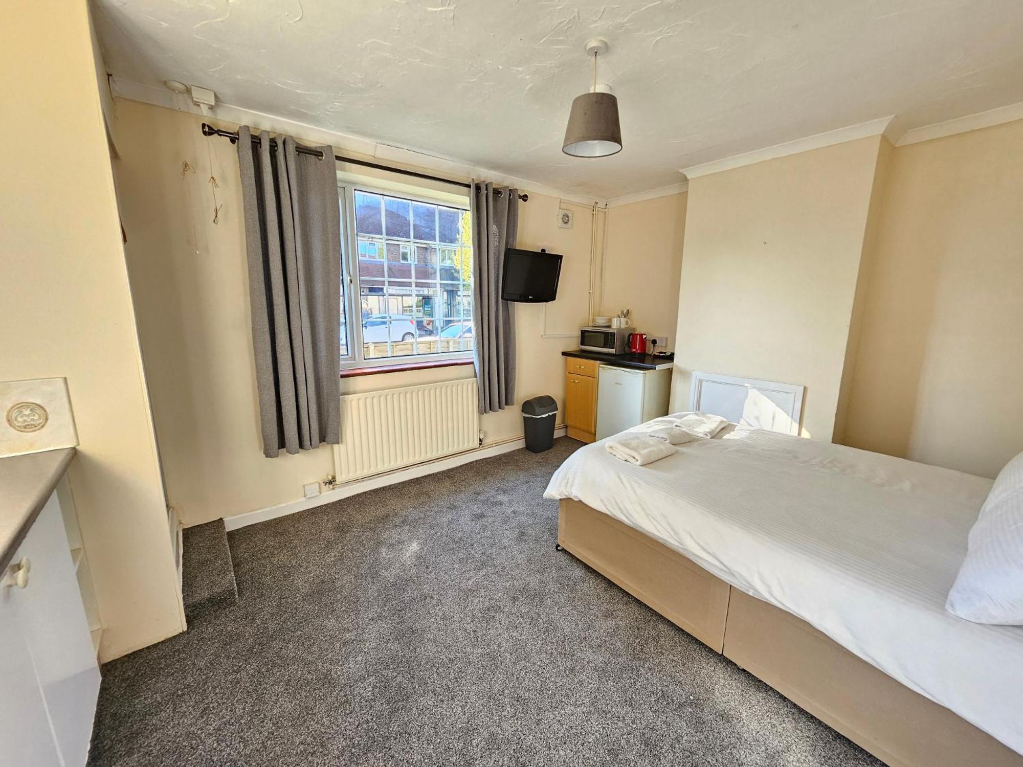 Central Studios 87 Tennyson Road كيلتنهام المظهر الخارجي الصورة